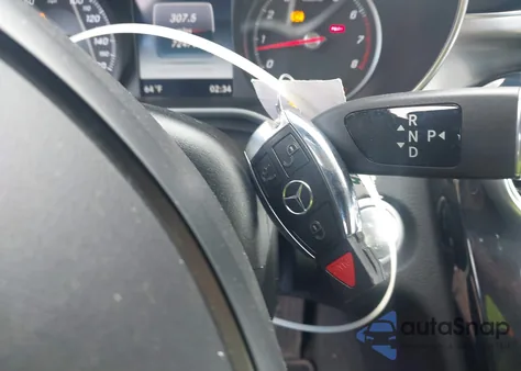 2017 Mercedes-Benz C 300 4Matic из США, поврежденный, VIN WDDWJ4KB4HF422316